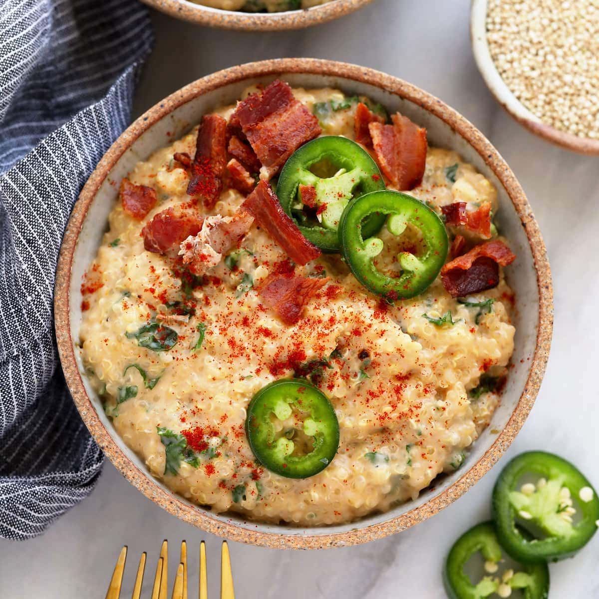 Jalapeño Bacon Quinoa Mac & Cheese: Healthy Comfort Food